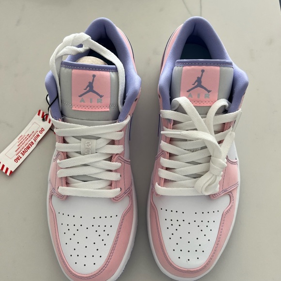 Air Jordan 1 Low SE ‘Arctic Punch’ - Picture 4 of 11